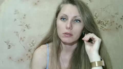 Snapshot of roxyfox18x01 chatting on April 13, 2026, 7:41 pm roxyfox18x01 online show from April 13, 2026, 7:41 pm