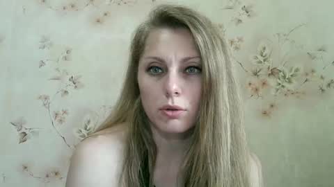roxyfox18x01 online show from May 13, 2026, 8:12 am