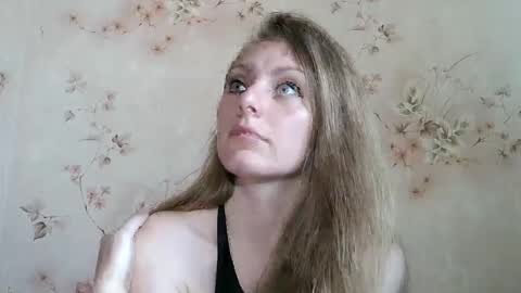 roxyfox18x01 online show from May 15, 2026, 6:42 am