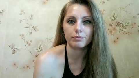 roxyfox18x01 online show from May 22, 2026, 7:59 am