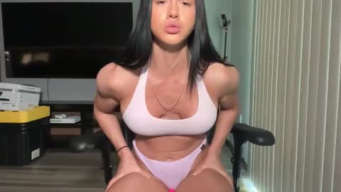 Snapshot of roxyheartley chatting on May 20, 2026, 8:37 pm roxyheartley online show from May 20, 2026, 8:37 pm