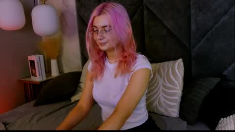 Roxy online show from May 16, 2026, 3:33 pm