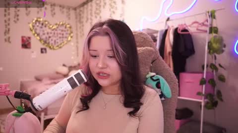 roxysuh online show from November 30, 2025, 7:34 am