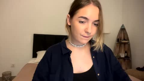 Roxy online show from April 13, 2026, 1:27 pm