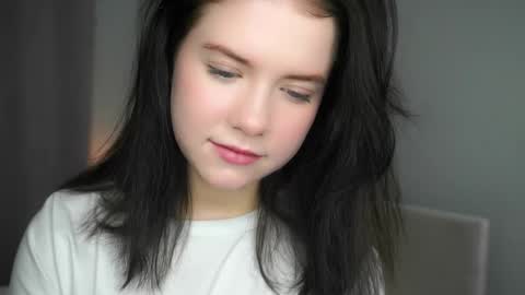 roxyvolmer online show from March 16, 2026, 8:29 am