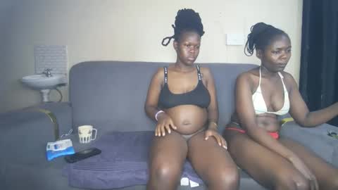 Snapshot of royal_charm chatting on March 1, 2026, 2:52 pm royal_charm online show from March 1, 2026, 2:52 pm