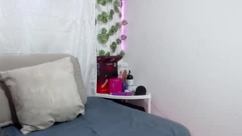 Snapshot of royalebruna chatting on March 2, 2026, 3:52 pm Bruna Royale online show from March 2, 2026, 3:52 pm