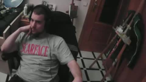 Snapshot of royer04 chatting on September 29, 2025, 12:16 am royer04 online show from September 29, 2025, 12:16 am