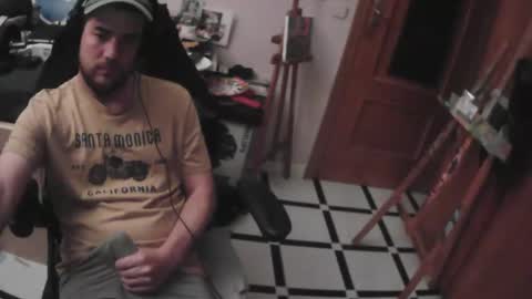 Snapshot of royer04 chatting on October 19, 2025, 11:27 pm royer04 online show from October 19, 2025, 11:27 pm