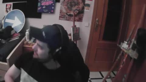 Snapshot of royer04 chatting on October 24, 2025, 6:54 am royer04 online show from October 24, 2025, 6:54 am