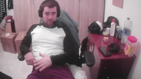 royer04 online show from February 16, 2026, 1:57 am