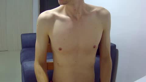 Snapshot of royyourtoy chatting on January 6, 2025, 1:09 am Roy online show from January 6, 2025, 1:09 am