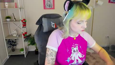 Snapshot of roziett_belle chatting on February 1, 2026, 9:19 am Roziett online show from February 1, 2026, 9:19 am