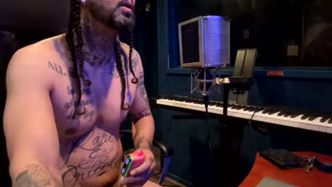 Snapshot of rp30 chatting on April 16, 2026, 12:28 pm Richhancocc online show from April 16, 2026, 12:28 pm