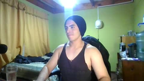 rpaulo25 online show from May 8, 2026, 5:02 am