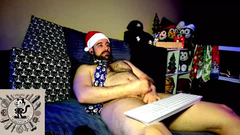 Snapshot of rubenator69 chatting on December 25, 2024, 2:46 am Ruben online show from December 25, 2024, 2:46 am