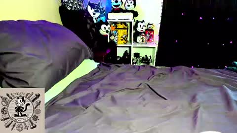 Snapshot of rubenator69 chatting on July 30, 2026, 2:43 am Ruben online show from July 30, 2026, 2:43 am