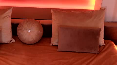 Ruby Luxe online show from April 6, 2026, 4:46 am