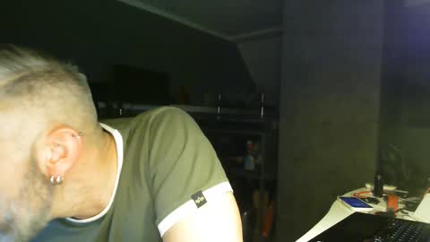 Snapshot of ruffi77 chatting on February 24, 2025, 10:36 pm Chico que rico Caliente online show from February 24, 2025, 10:36 pm