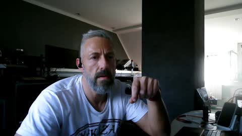 Snapshot of ruffi77 chatting on March 4, 2025, 3:15 pm Chico que rico Caliente online show from March 4, 2025, 3:15 pm