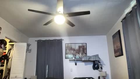 rumriddle555 online show from May 3, 2026, 1:17 pm