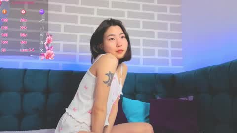 Snapshot of runi_asian chatting on May 19, 2026, 1:56 am Runi online show from May 19, 2026, 1:56 am
