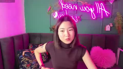 Snapshot of runi_asian chatting on June 19, 2026, 1:32 am Runi online show from June 19, 2026, 1:32 am