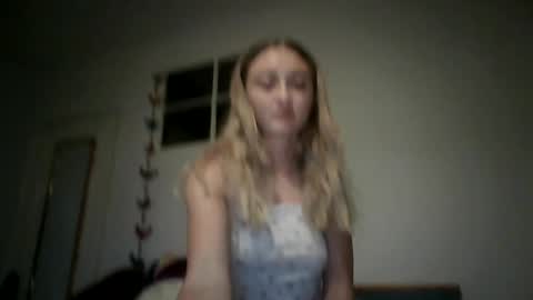 Izzy online show from July 23, 2026, 9:13 pm