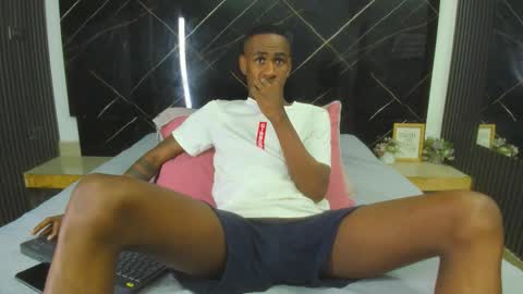 Runnix  online show from October 6, 2025, 7:22 pm