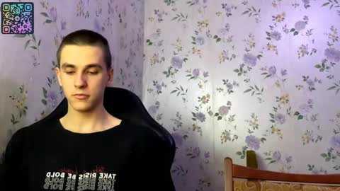 Snapshot of rusmedium chatting on May 13, 2026, 6:16 pm Lisa and Vlad online show from May 13, 2026, 6:16 pm