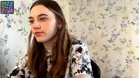 Snapshot of rusmedium chatting on May 26, 2026, 9:49 am Lisa and Vlad online show from May 26, 2026, 9:49 am
