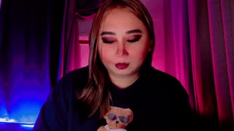 russ_skyxx online show from February 3, 2025, 2:34 pm