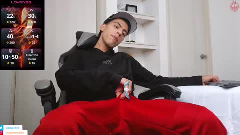  R U S S E L L  online show from February 1, 2026, 3:21 pm