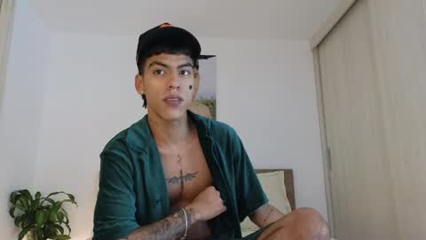  R U S S E L L  online show from April 7, 2026, 2:56 am