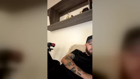 russo_fox online show from May 7, 2026, 2:28 am