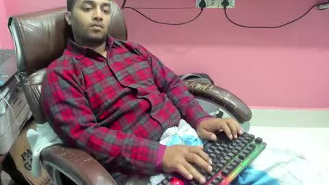 rwb17 online show from November 16, 2025, 1:17 pm