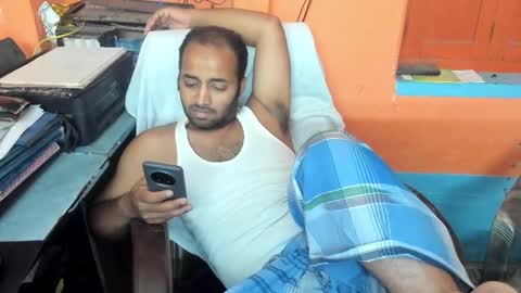 rwb17 online show from April 3, 2026, 9:07 am