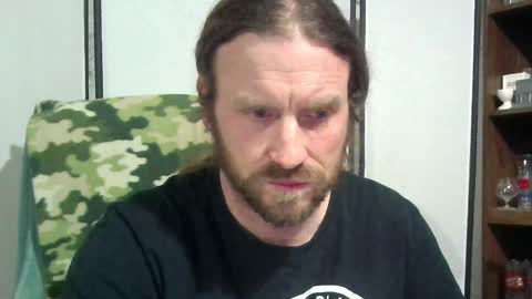Snapshot of rwb1982 chatting on April 19, 2026, 4:50 pm rwb1982 online show from April 19, 2026, 4:50 pm