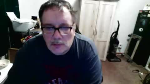 rwzar_1965 online show from May 8, 2026, 5:46 am