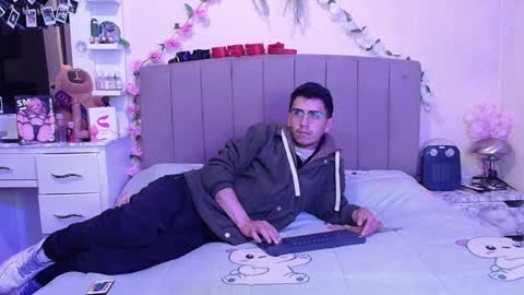 Snapshot of rxnde chatting on February 15, 2026, 5:37 am Randelicius online show from February 15, 2026, 5:37 am