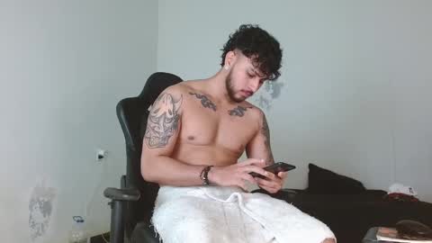 Snapshot of ryan_warren18 chatting on January 4, 2025, 11:06 pm RYAN online show from January 4, 2025, 11:06 pm