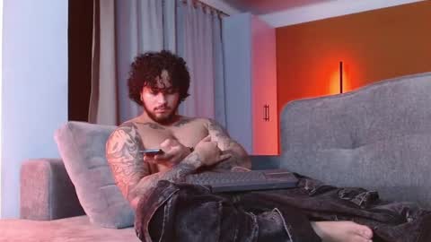 Snapshot of ryan_warren18 chatting on September 19, 2025, 4:47 am RYAN online show from September 19, 2025, 4:47 am