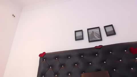 Snapshot of ryanastone_ chatting on February 15, 2025, 2:37 am Hanna online show from February 15, 2025, 2:37 am