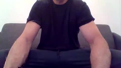 ryand066 online show from April 19, 2026, 11:40 pm