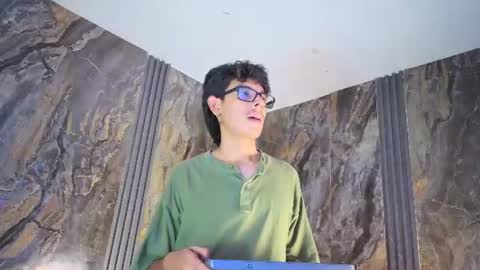 ryann_wolf online show from June 27, 2026, 7:41 pm