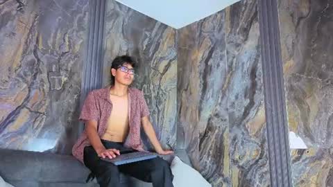ryann_wolf online show from June 30, 2026, 8:32 pm