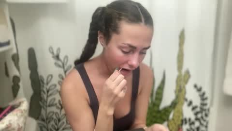 Snapshot of rylancurlygirlxoxo chatting on February 24, 2026, 3:04 am rylancurlygirlxoxo online show from February 24, 2026, 3:04 am