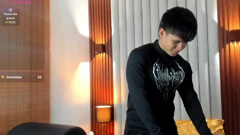 Ryo Kush online show from May 25, 2026, 1:28 pm