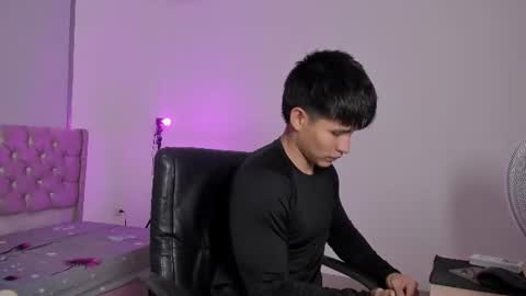 ryo_kush0 online show from July 8, 2026, 1:04 pm