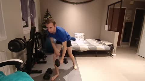 Snapshot of ryukukamifr chatting on December 9, 2024, 6:35 pm Ryuk FR online show from December 9, 2024, 6:35 pm